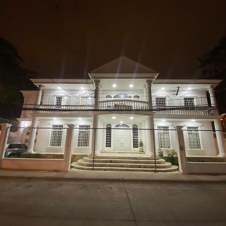 White House Apartment Guayaquil Exterior photo